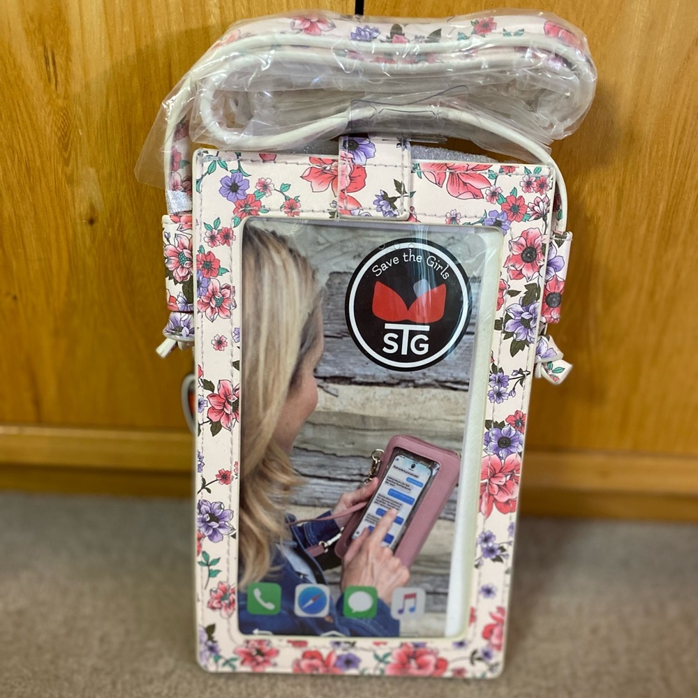 NWT Adorable floral purse/wallet with phone panel